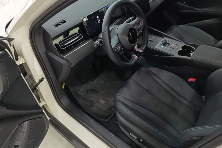 Used BYD Seal 06 New Energy 2025 DM-i Smart Drive 120KM Deluxe Model Driver Seat