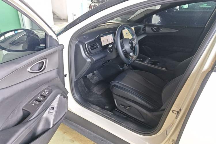 Used BYD Seal 06 New Energy 2025 EV 545KM Premium Edition Driver Seat