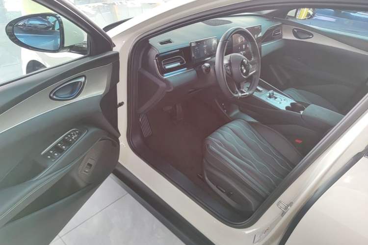Used BYD Seal 06 New Energy 2025 DM-i Intelligent Drive 120KM Flagship Model Driver Seat