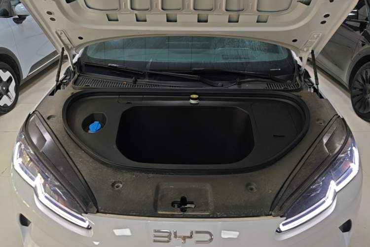 Used BYD Seal 06 New Energy 2025 EV 545KM Flagship Edition Engine Bay