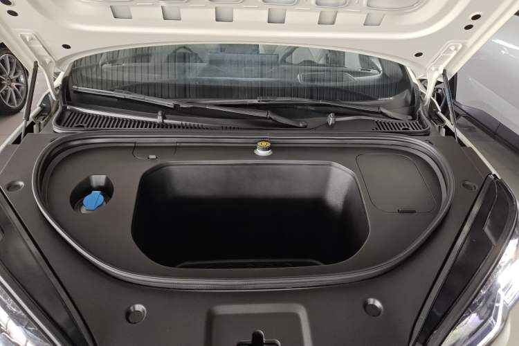 Used BYD Seal 06 New Energy 2025 EV 545KM Flagship Edition Engine Bay