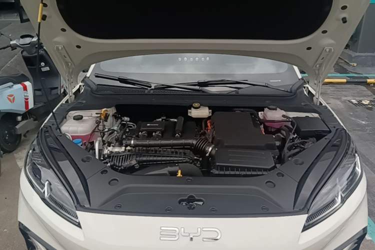 Used BYD Seal 06 New Energy 2025 DM-i Smart Drive 80KM Luxury Model Engine Bay