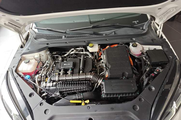 Used BYD Seal 06 New Energy 2025 DM-i Intelligent Drive 120KM Flagship Model Engine Bay