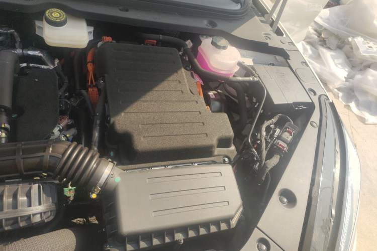 Used BYD Seal 06 New Energy 2025 DM-i Smart Drive 80KM Luxury Model Engine Bay Left