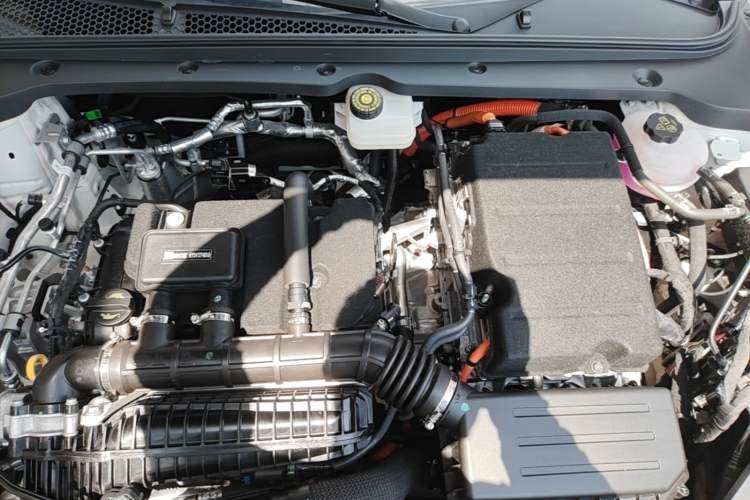 Used BYD Seal 06 New Energy 2025 DM-i Intelligent Drive 120KM Flagship Model Engine Bay