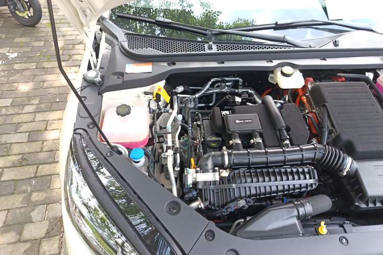 Used BYD Seal 06 New Energy 2025 DM-i Smart Drive 80KM Luxury Model Engine Bay Right
