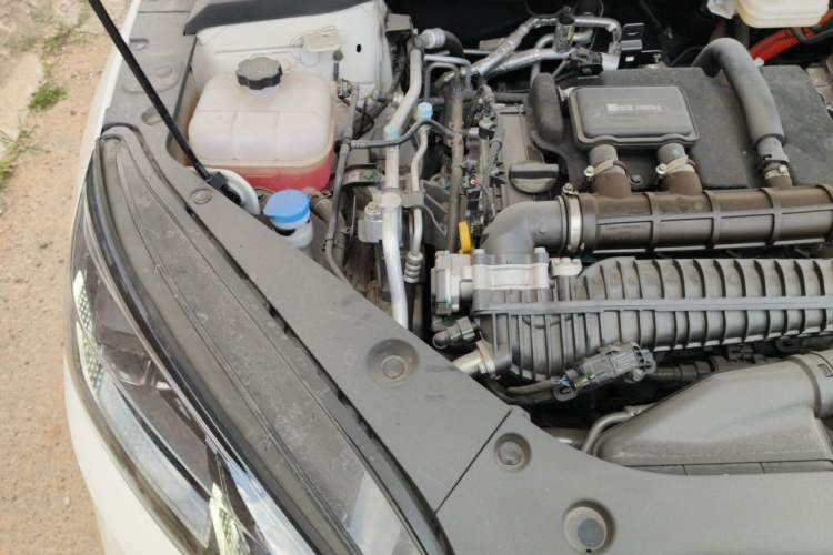 Used BYD Seal 06 New Energy 2025 DM-i Smart Drive 120KM Deluxe Model Engine Bay Right