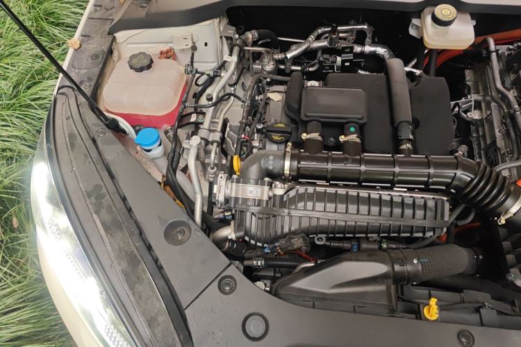Used BYD Seal 06 New Energy 2025 DM-i Smart Drive 120KM Prestige Model Engine Bay Right