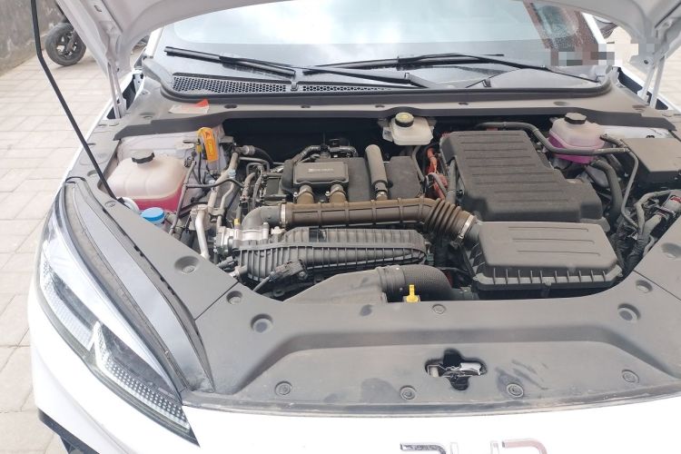 Used BYD Seal 06 New Energy 2025 DM-i Smart Drive 80KM Luxury Model Engine Bay Right