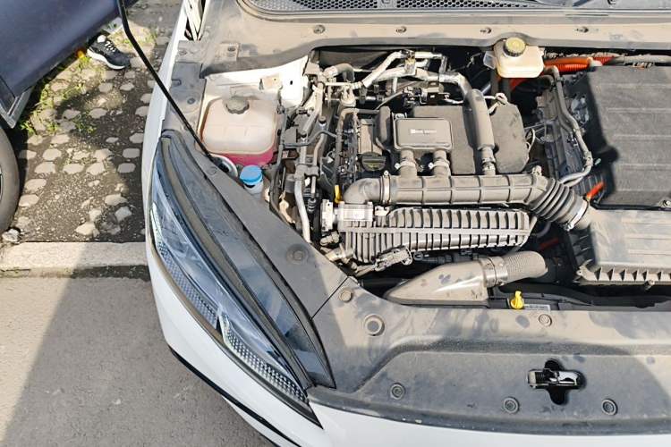 Used BYD Seal 06 New Energy 2025 DM-i Smart Drive 120KM Deluxe Model Engine Bay Right