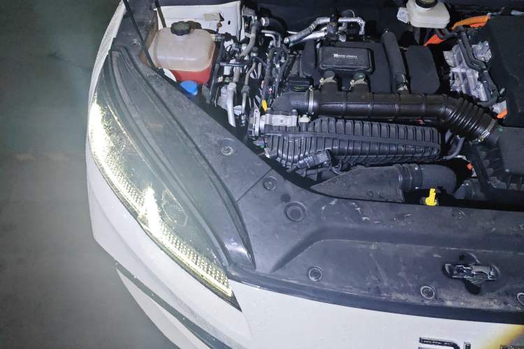 Used BYD Seal 06 New Energy 2025 DM-i Smart Drive 120KM Prestige Model Engine Bay Right