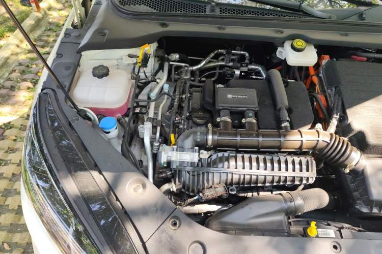 Used BYD Seal 06 New Energy 2025 DM-i Smart Drive 80KM Luxury Model Engine Bay Right