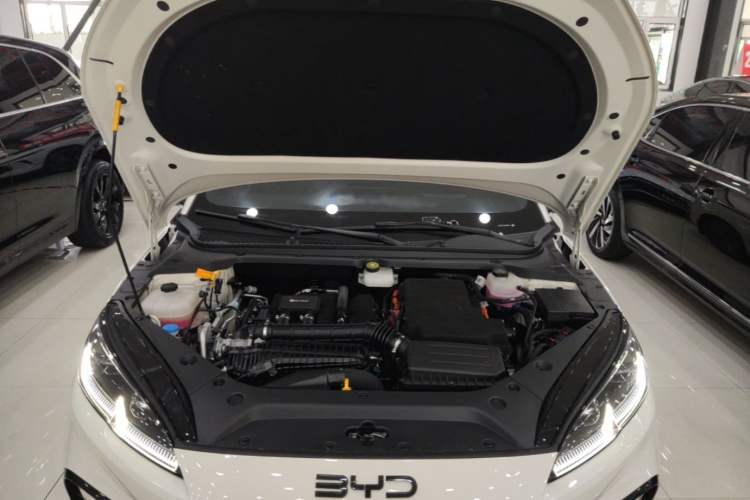Used BYD Seal 06 New Energy 2025 DM-i Smart Drive 80KM Luxury Model Engine Bay