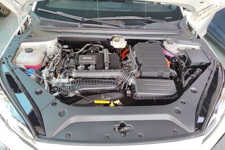 Used BYD Seal 06 New Energy 2025 DM-i Intelligent Drive 120KM Flagship Model Engine Bay