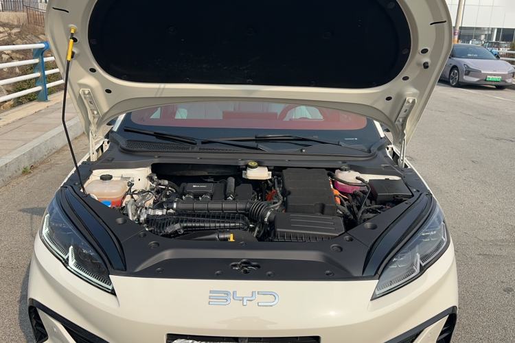Used BYD Seal 06 New Energy 2025 DM-i Intelligent Drive 120KM Flagship Model Engine Bay