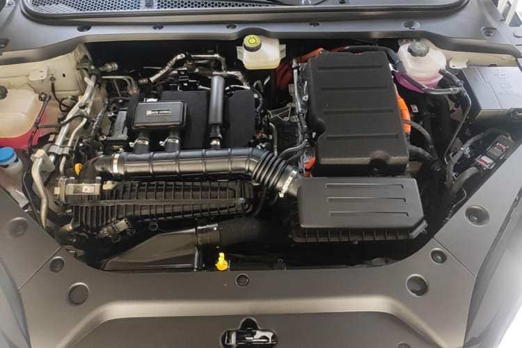 Used BYD Seal 06 New Energy 2025 DM-i Intelligent Drive 120KM Flagship Model Engine Bay