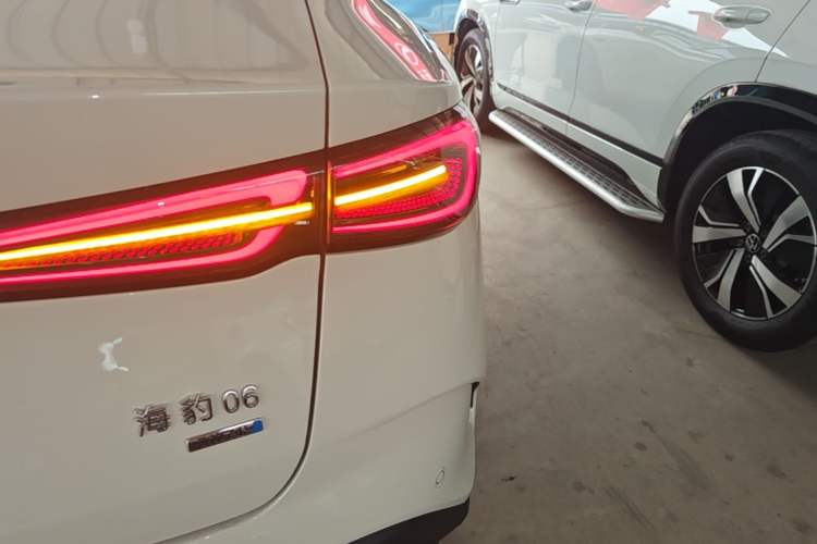 Used BYD Seal 06 New Energy 2025 DM-i Smart Drive 80KM Luxury Model Exterior 3