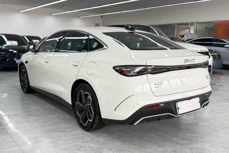 Used BYD Seal 06 New Energy 2025 DM-i Intelligent Drive 120KM Flagship Model Exterior 3