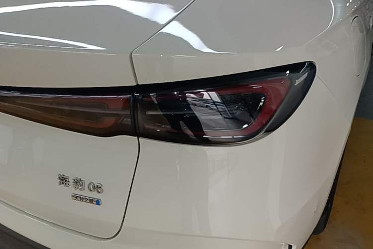 Used BYD Seal 06 New Energy 2025 DM-i Smart Drive 120KM Deluxe Model Exterior 3