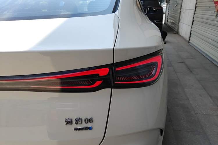 Used BYD Seal 06 New Energy 2025 DM-i Intelligent Drive 120KM Flagship Model Exterior 3