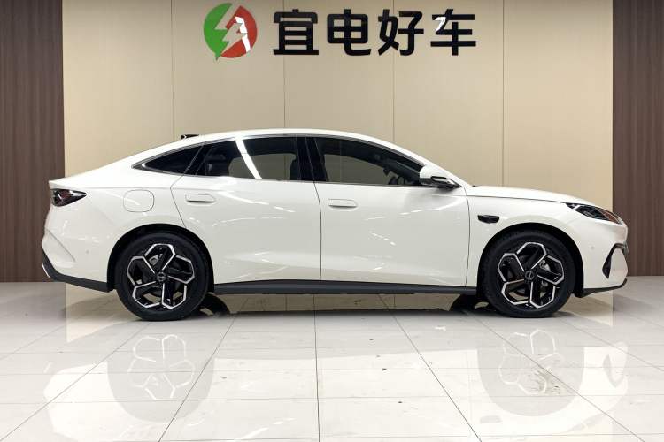 Used BYD Seal 06 New Energy 2025 DM-i Intelligent Drive 120KM Flagship Model Exterior 3