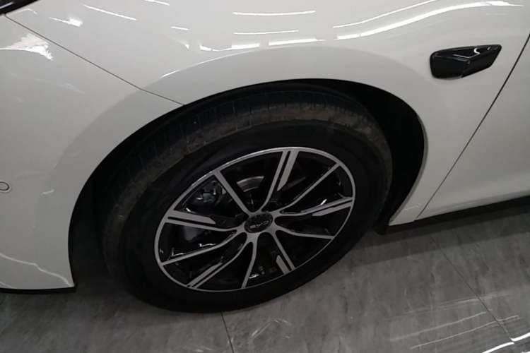 Used BYD Seal 06 New Energy 2025 DM-i Smart Drive 120KM Deluxe Model Exterior 4