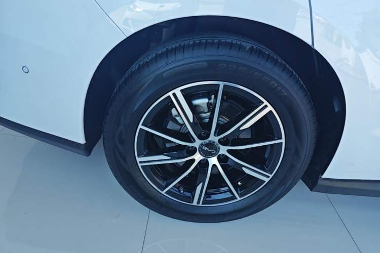 Used BYD Seal 06 New Energy 2025 DM-i Smart Drive 120KM Deluxe Model Exterior 5