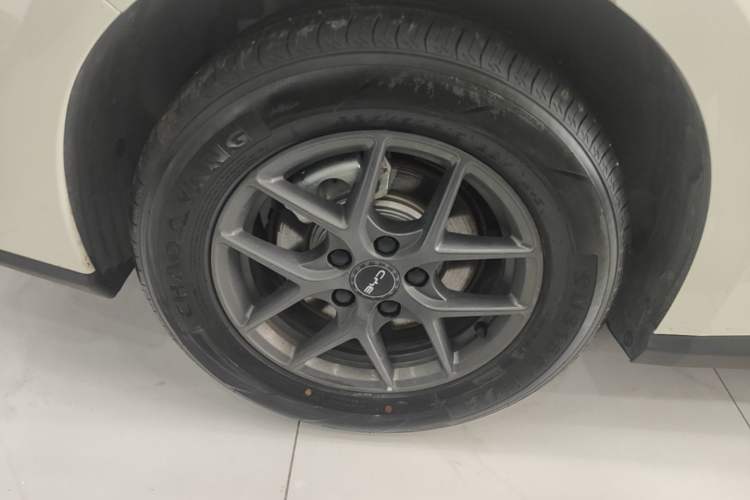 Used BYD Seal 06 New Energy 2025 DM-i Smart Drive 80KM Luxury Model Exterior 5