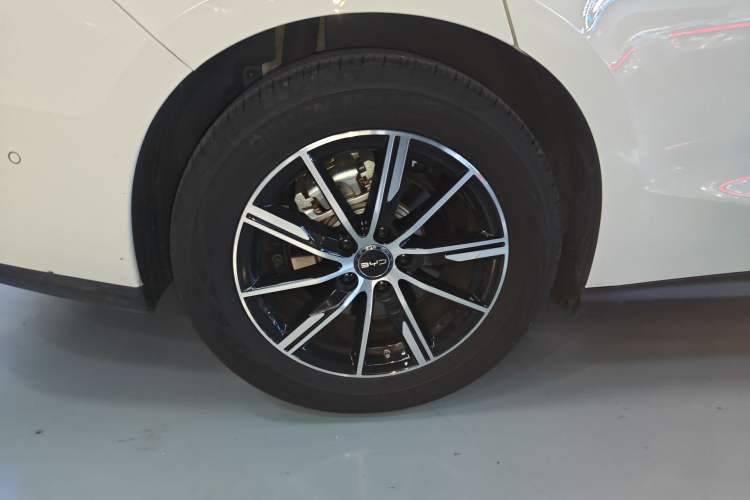 Used BYD Seal 06 New Energy 2025 DM-i Smart Drive 120KM Deluxe Model Exterior 5