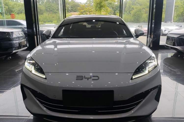 Used BYD Seal 06 New Energy 2025 DM-i Intelligent Drive 120KM Flagship Model Front