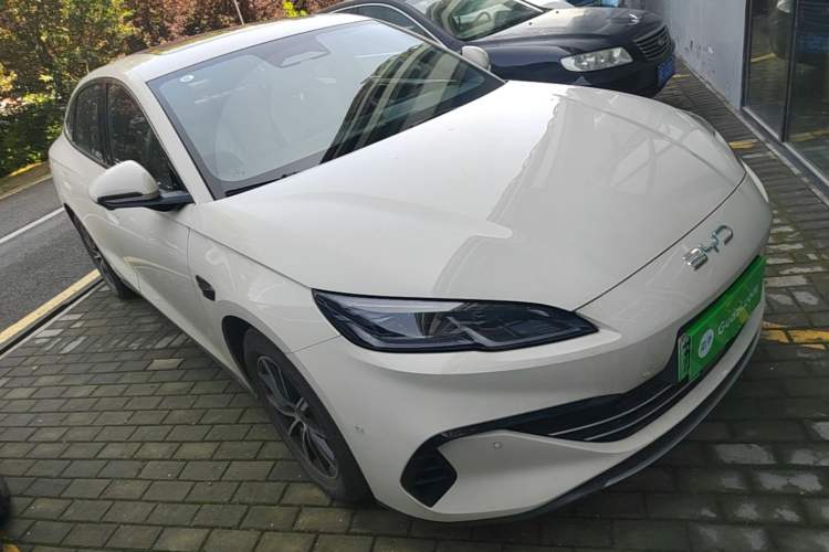 Used BYD Seal 06 New Energy 2025 DM-i Smart Drive 120KM Prestige Model Front Right 45 Deg