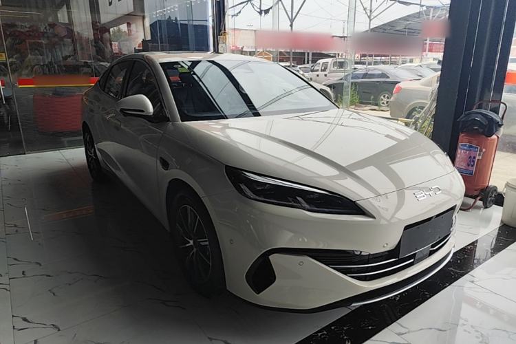 Used BYD Seal 06 New Energy 2025 DM-i Smart Drive 120KM Deluxe Model Front Right 45 Deg
