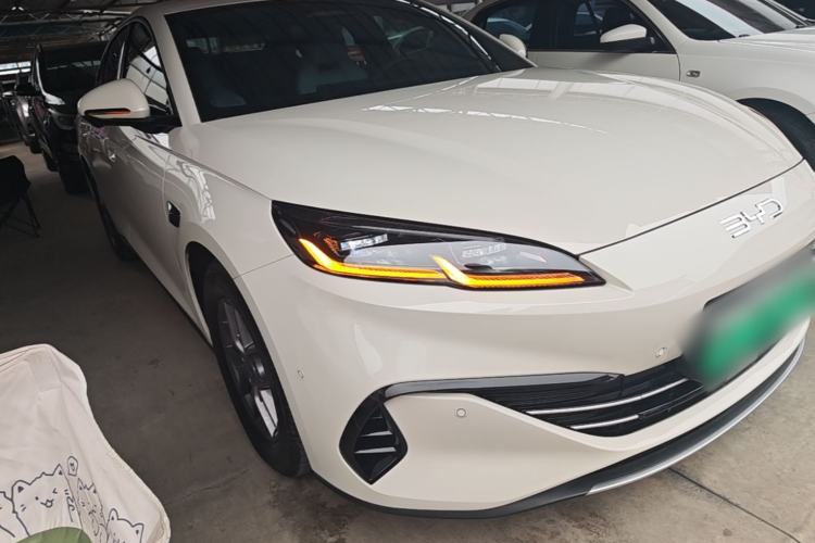 Used BYD Seal 06 New Energy 2025 DM-i Smart Drive 80KM Luxury Model Front Right 45 Deg