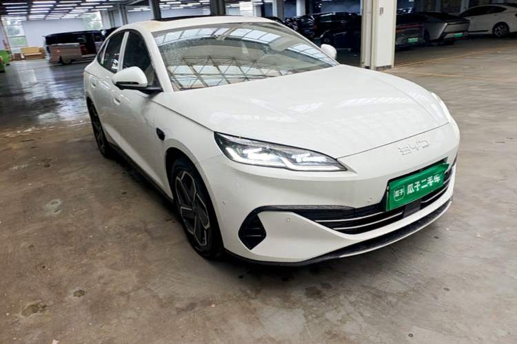 Used BYD Seal 06 New Energy 2025 DM-i Intelligent Drive 120KM Flagship Model Front Right 45 Deg