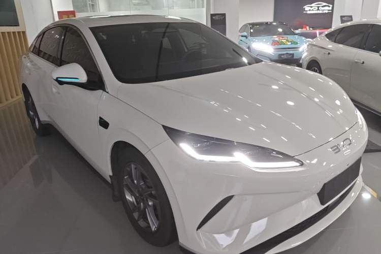 Used BYD Seal 06 New Energy 2025 EV 470KM Prestige Edition Front Right 45 Deg
