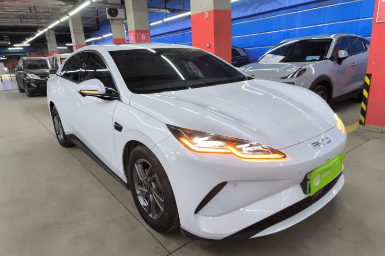 Used BYD Seal 06 New Energy 2025 EV 545KM Premium Edition Front Right 45 Deg