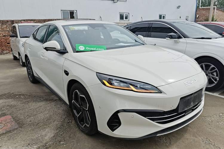 Used BYD Seal 06 New Energy 2025 DM-i Intelligent Drive 120KM Flagship Model Front Right 45 Deg