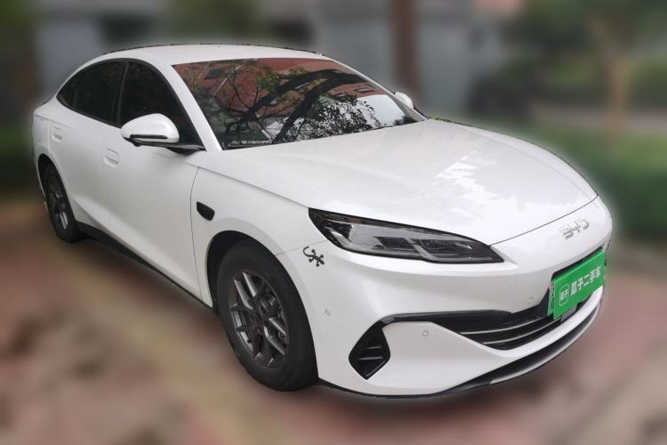 Used BYD Seal 06 New Energy 2025 DM-i Smart Drive 80KM Luxury Model Front Right 45 Deg