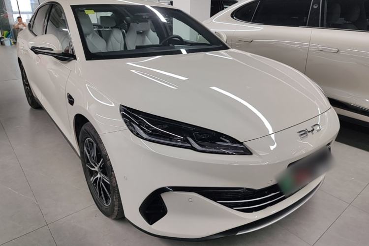 Used BYD Seal 06 New Energy 2025 DM-i Smart Drive 120KM Deluxe Model Front Right 45 Deg