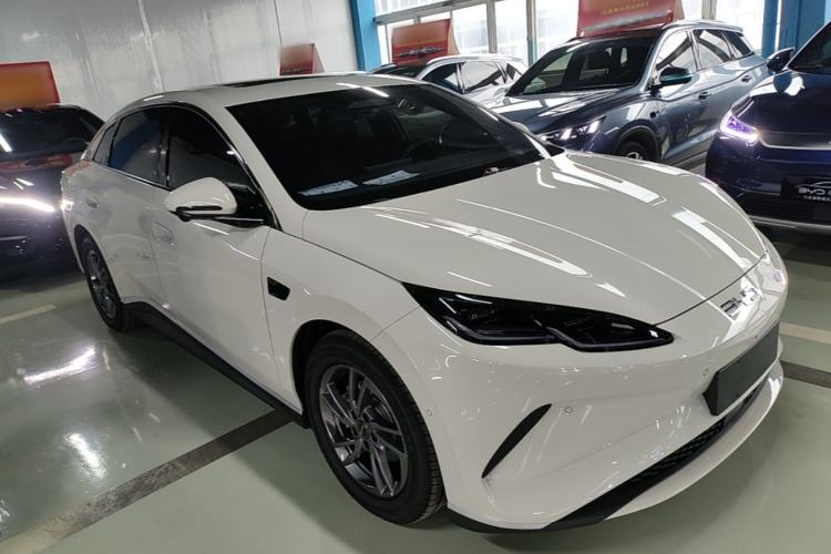 Used BYD Seal 06 New Energy 2025 EV 545KM Premium Edition Front Right 45 Deg