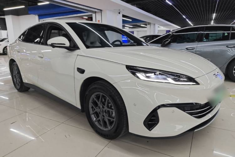Used BYD Seal 06 New Energy 2025 DM-i Smart Drive 80KM Luxury Model Front Right 45 Deg