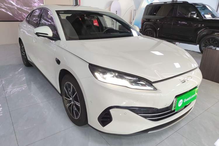 Used BYD Seal 06 New Energy 2025 DM-i Smart Drive 120KM Deluxe Model Front Right 45 Deg