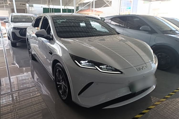 Used BYD Seal 06 New Energy 2025 EV 545KM Premium Edition Front Right 45 Deg