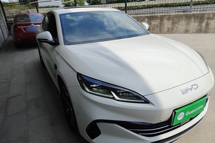 Used BYD Seal 06 New Energy 2025 DM-i Intelligent Drive 120KM Flagship Model Front Right 45 Deg