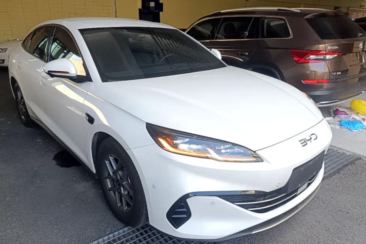 Used BYD Seal 06 New Energy 2025 DM-i Smart Drive 80KM Luxury Model Front Right 45 Deg