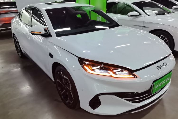 Used BYD Seal 06 New Energy 2025 DM-i Intelligent Drive 120KM Flagship Model Front Right 45 Deg