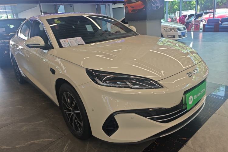 Used BYD Seal 06 New Energy 2025 DM-i Smart Drive 120KM Deluxe Model Front Right 45 Deg
