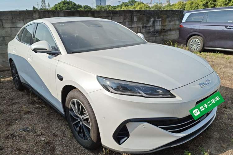 Used BYD Seal 06 New Energy 2025 DM-i Smart Drive 120KM Deluxe Model Front Right 45 Deg