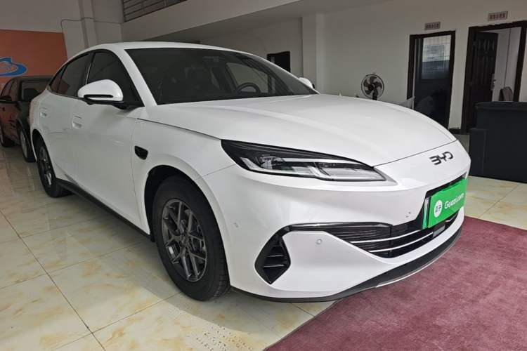Used BYD Seal 06 New Energy 2025 DM-i Smart Drive 80KM Luxury Model Front Right 45 Deg