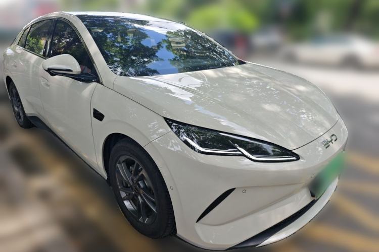 Used BYD Seal 06 New Energy 2025 EV 545KM Premium Edition Front Right 45 Deg